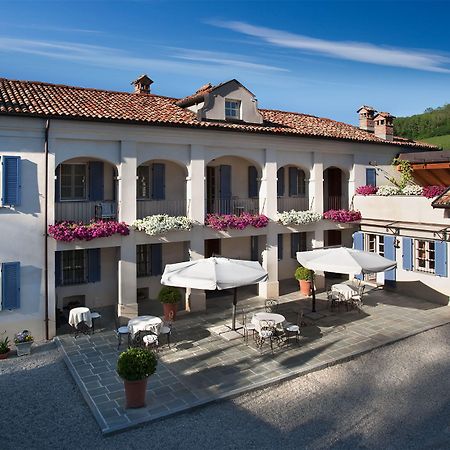 Marcarini Agriturismo Neviglie Bagian luar foto
