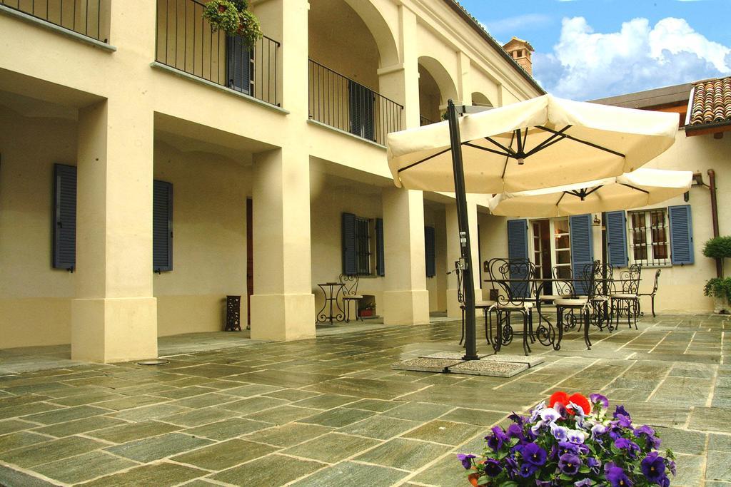 Marcarini Agriturismo Neviglie Bagian luar foto