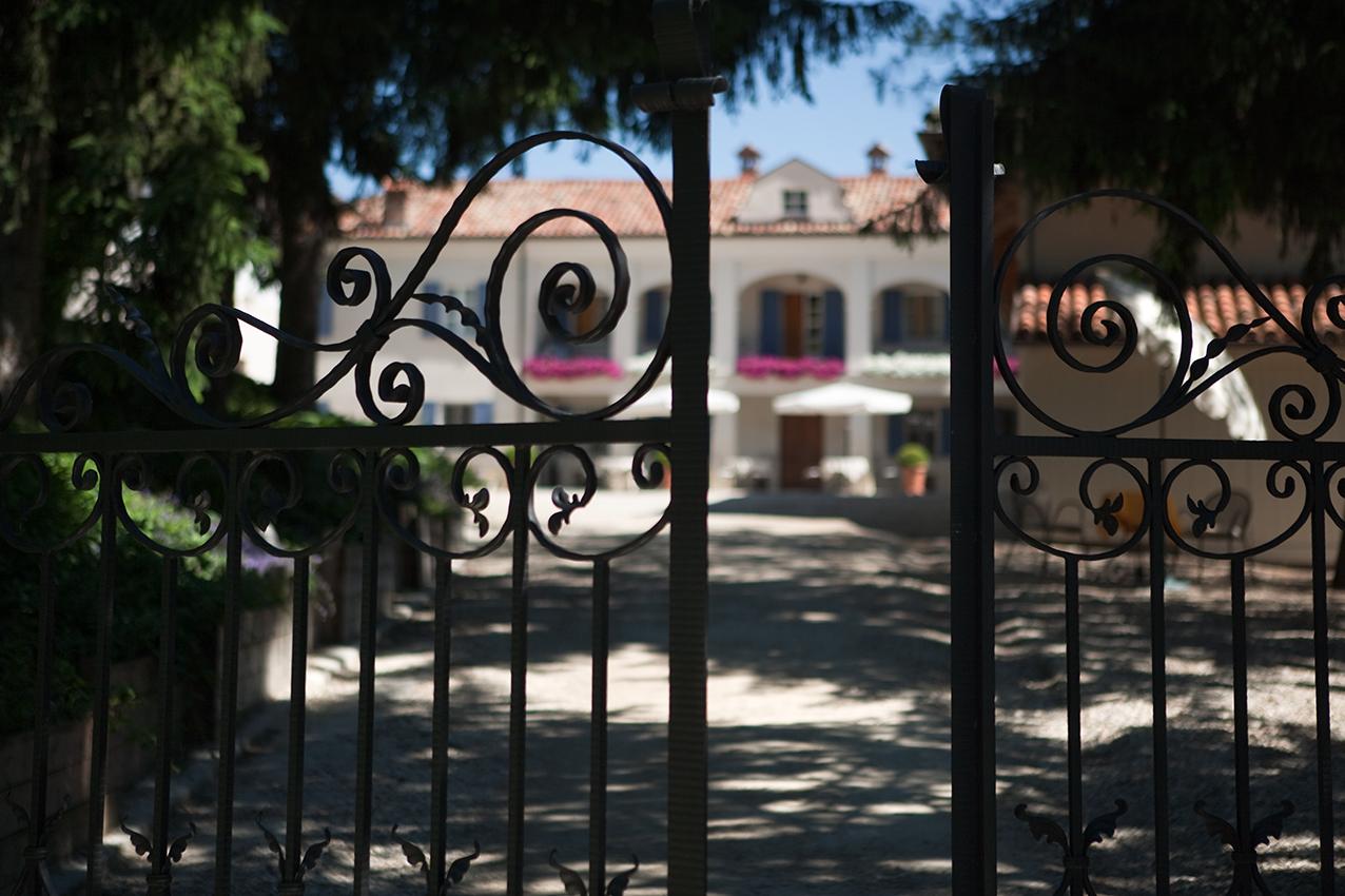 Marcarini Agriturismo Neviglie Bagian luar foto