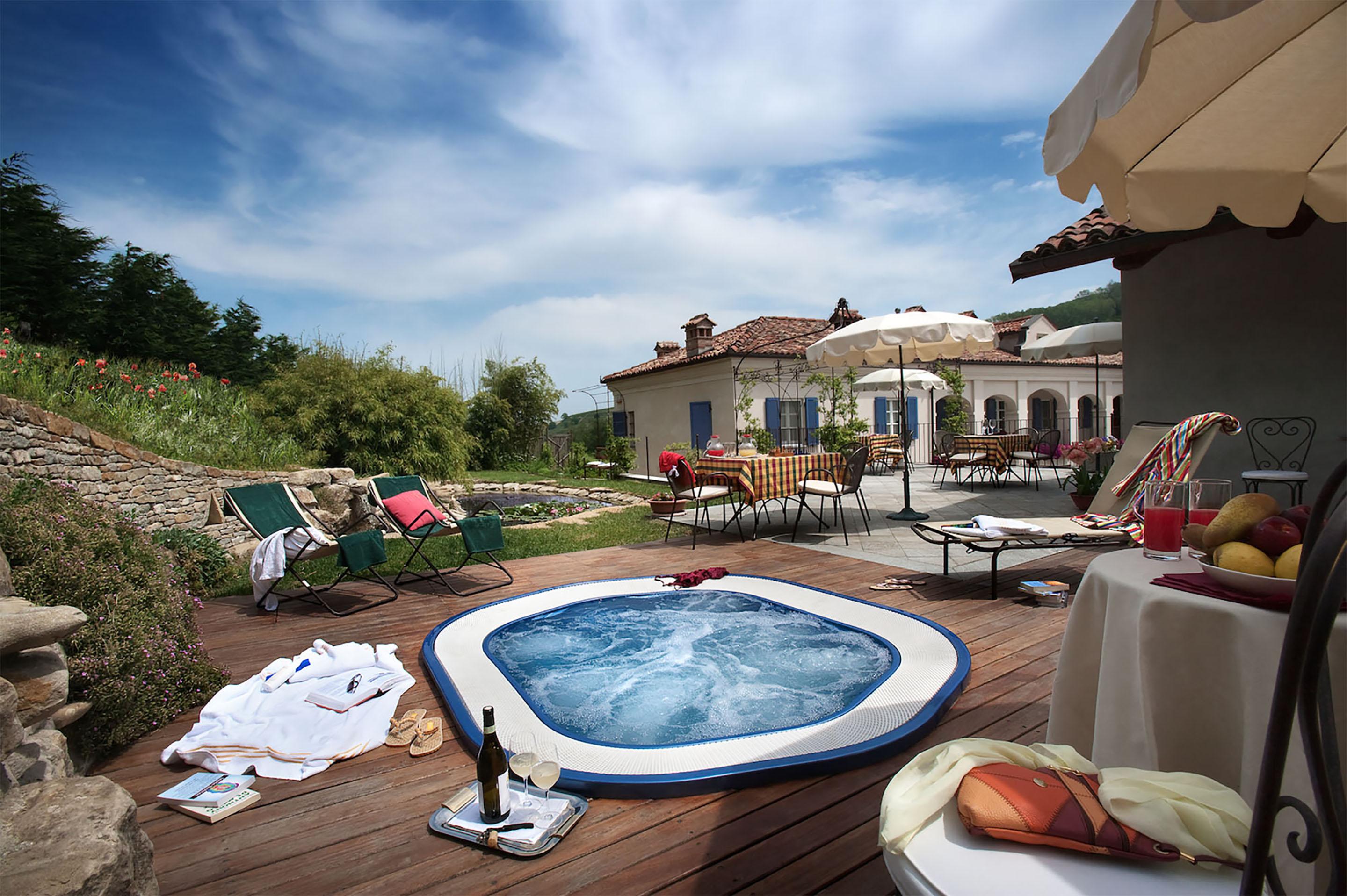 Marcarini Agriturismo Neviglie Bagian luar foto